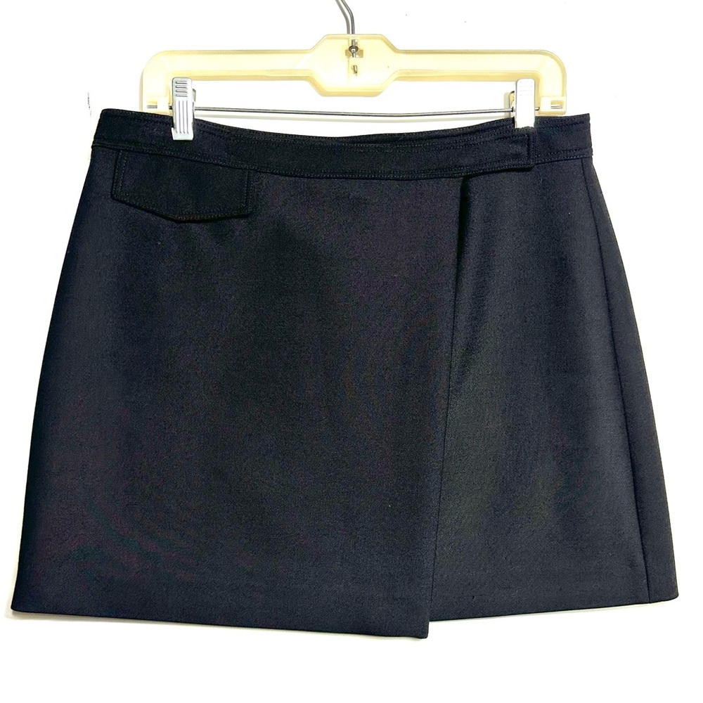 Theory Elegant Black Wrap Skirt with pocket